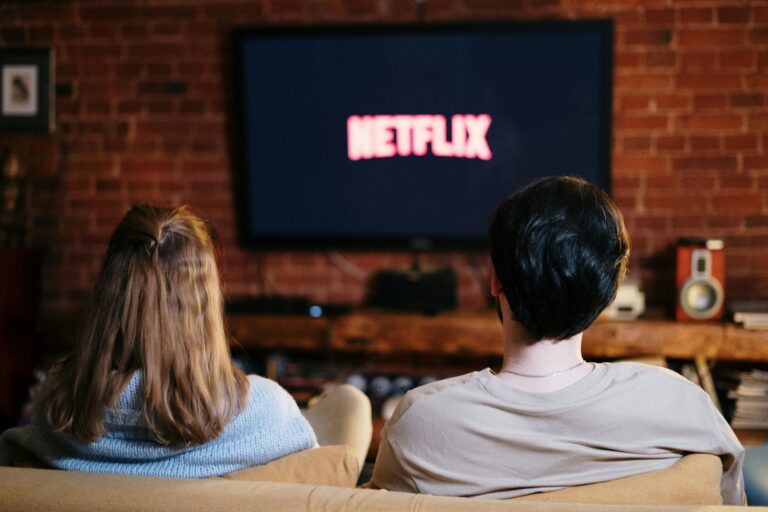 As 10 Melhores Plataformas para Assistir e Baixar Filmes Online com Segurança